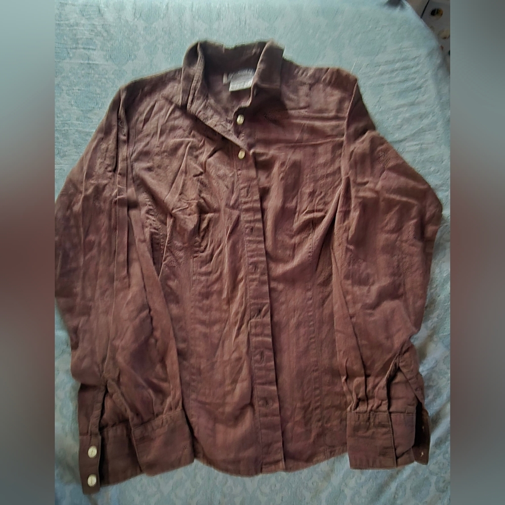 Women's shirt size M